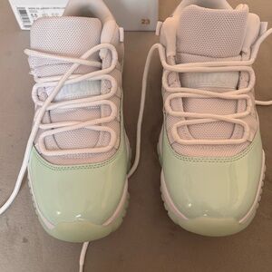 Women’s Air Jordan 11 Retro Low 5.5